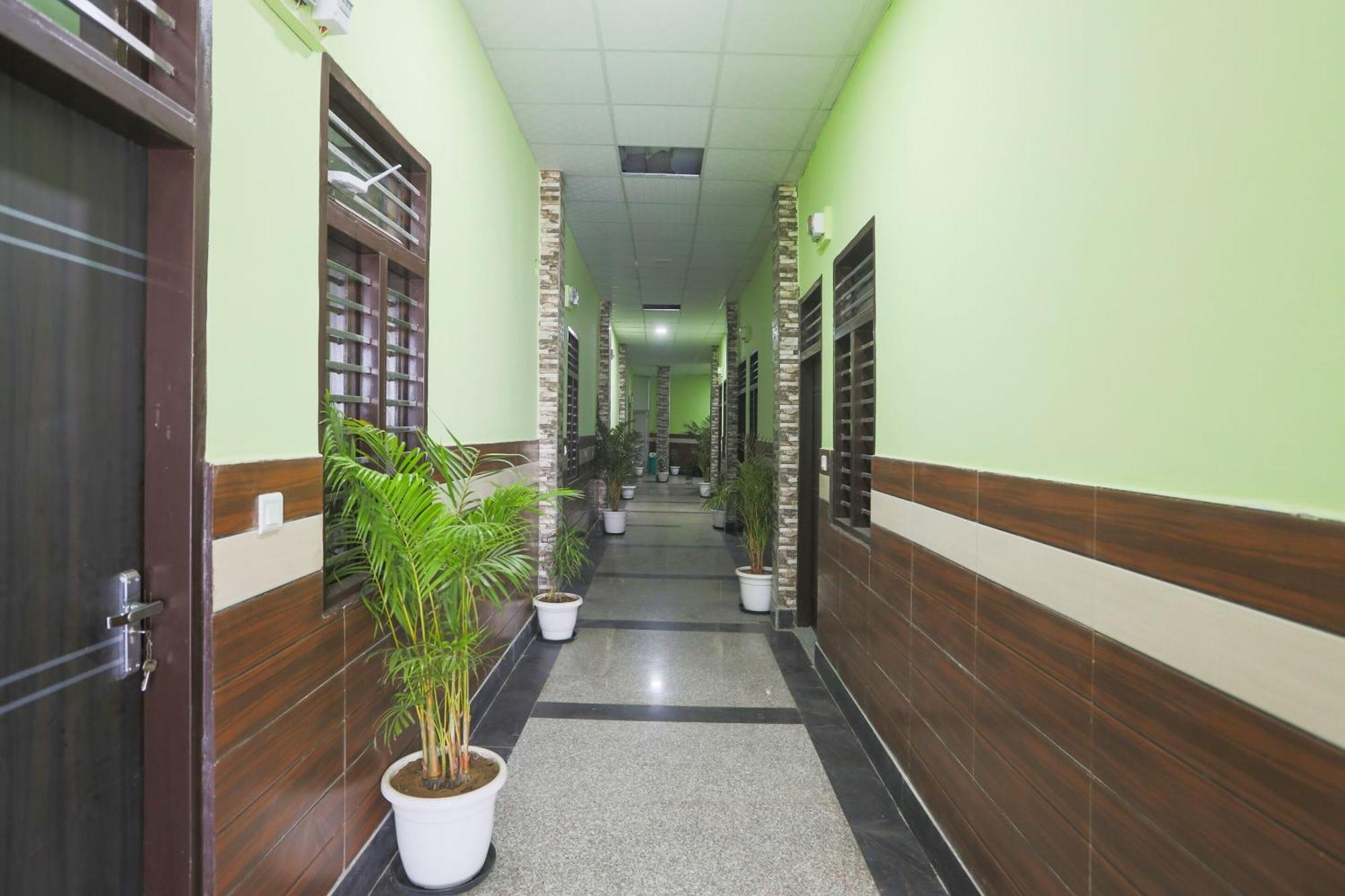 Capital O A-One Hotel Manesar Exterior foto