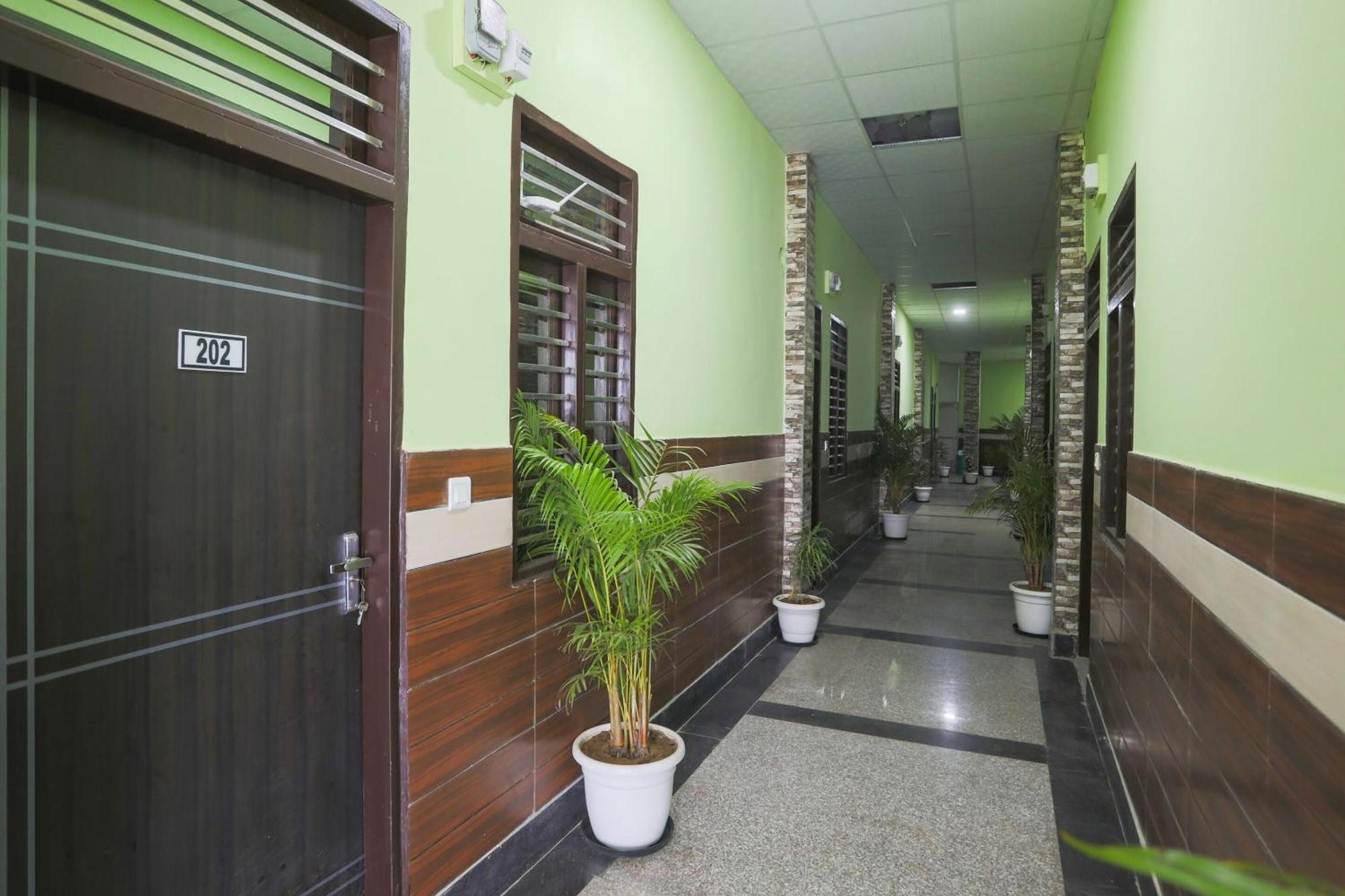 Capital O A-One Hotel Manesar Exterior foto